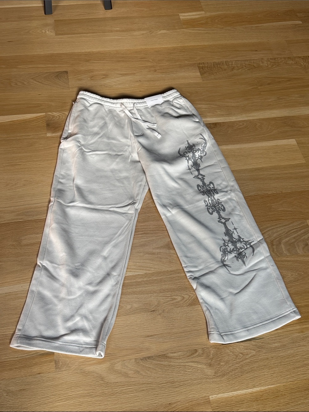 NWT Hollister Men’s Feel Good Sweatpants, large. Beige.